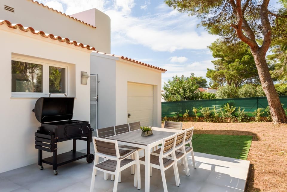 BBQ facilities, Garden, Balcony/Terrace, Beach