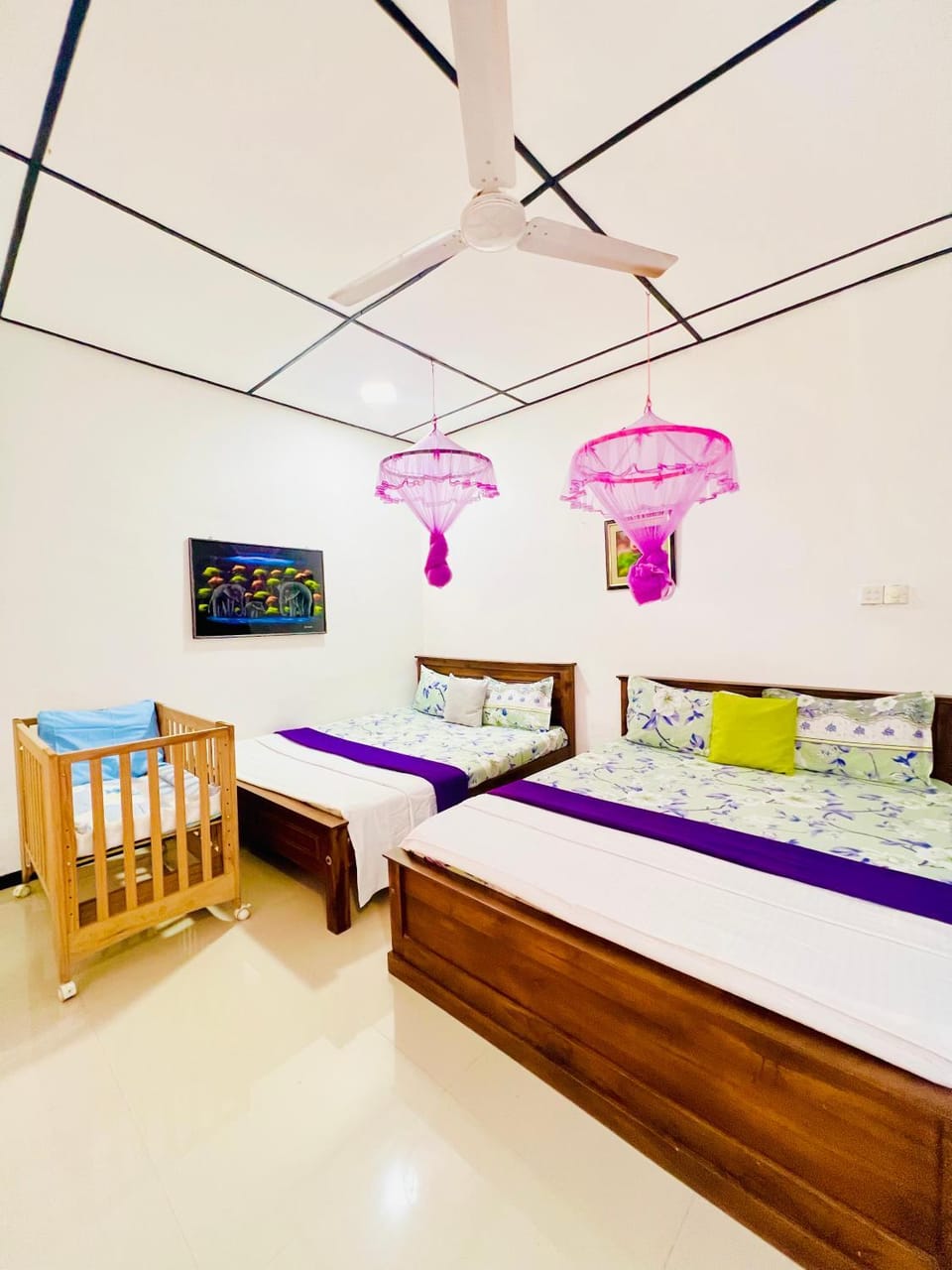 Bed, Photo of the whole room, Bedroom, cot