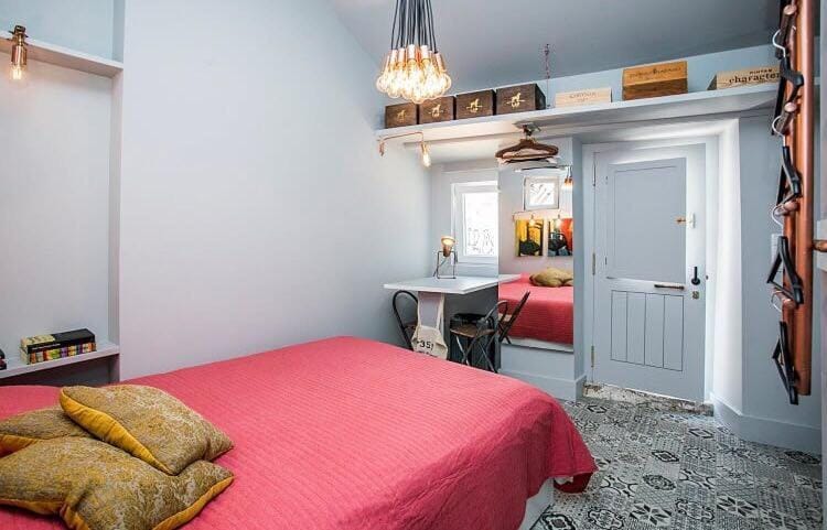 Bed, Photo of the whole room