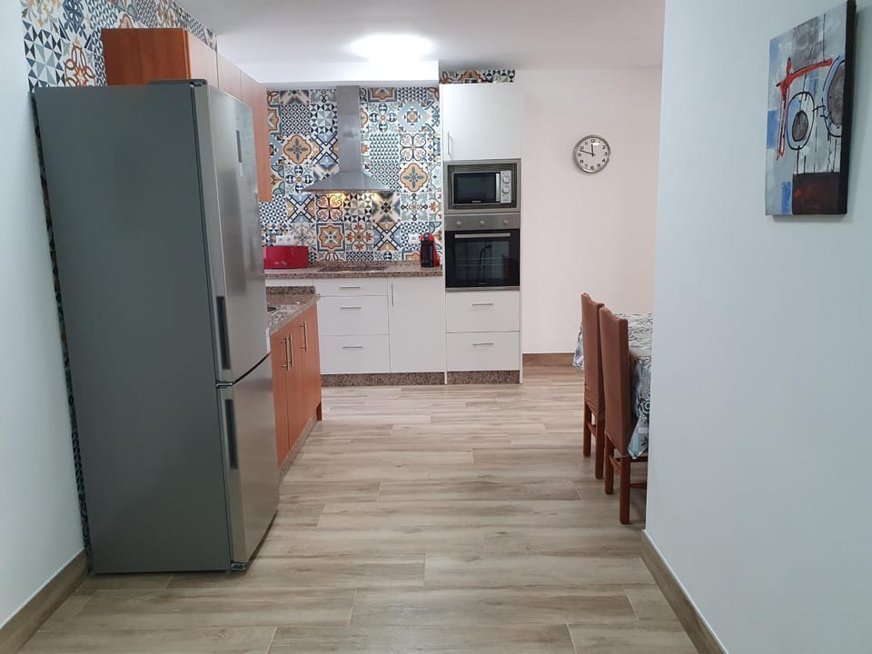 Kitchen or kitchenette, minibar, pet friendly, stove