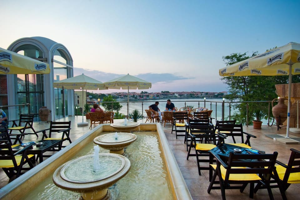 Lounge or bar, Food and drinks, Sea view