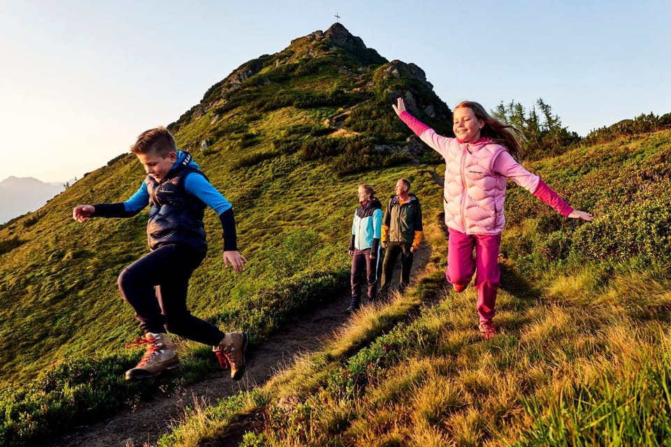 Hiking, Sports