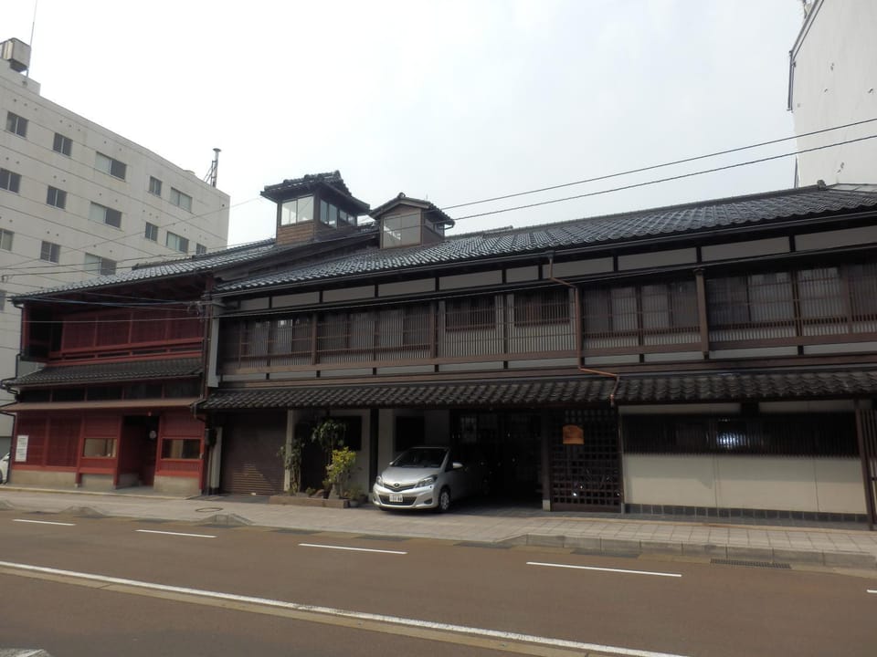 Property building, Facade/entrance