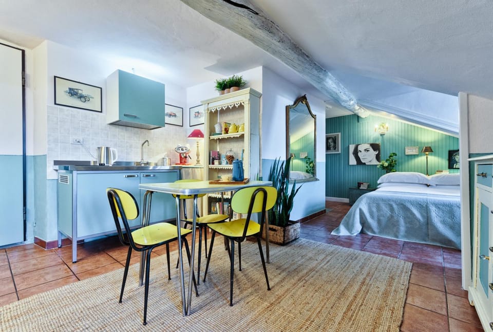 Kitchen or kitchenette, Living room, Dining area