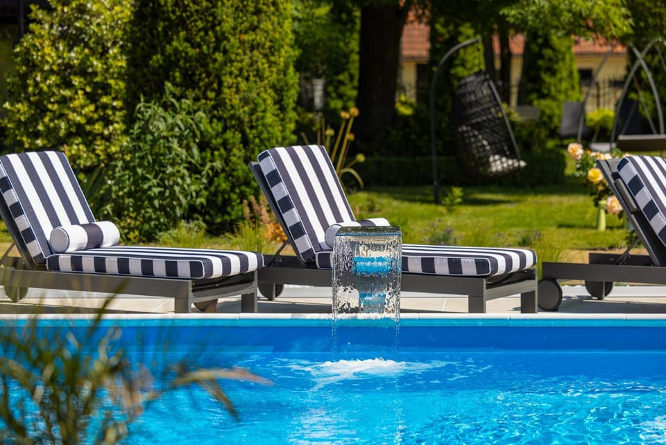 Garden, Swimming pool