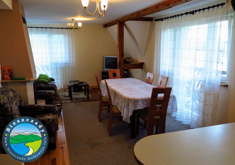 Kitchen or kitchenette, Living room, Photo of the whole room, Dining area