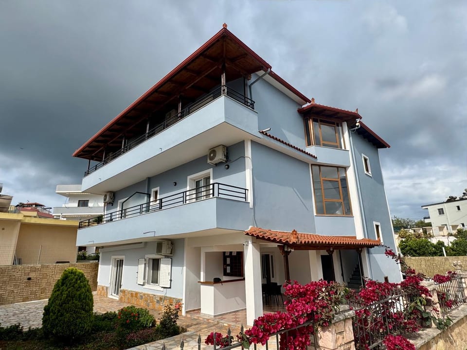 Property building, Balcony/Terrace