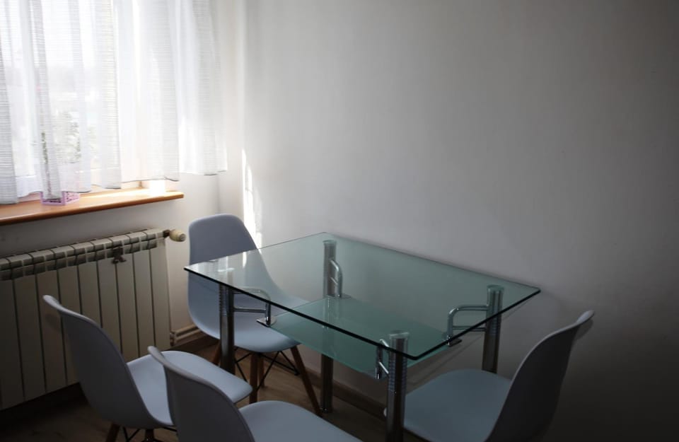 Property building, Kitchen or kitchenette, Dining area