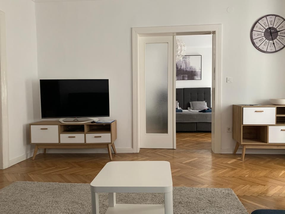 TV and multimedia, Living room