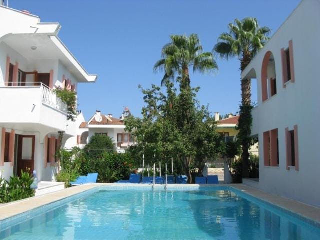 Swimming pool, Swimming pool
