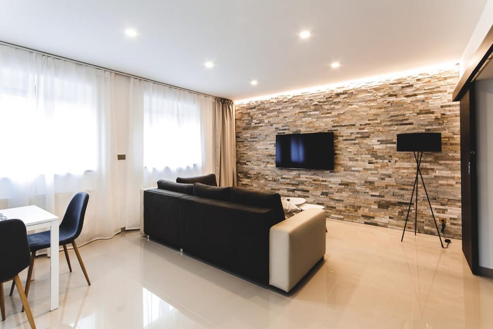 TV and multimedia, Seating area