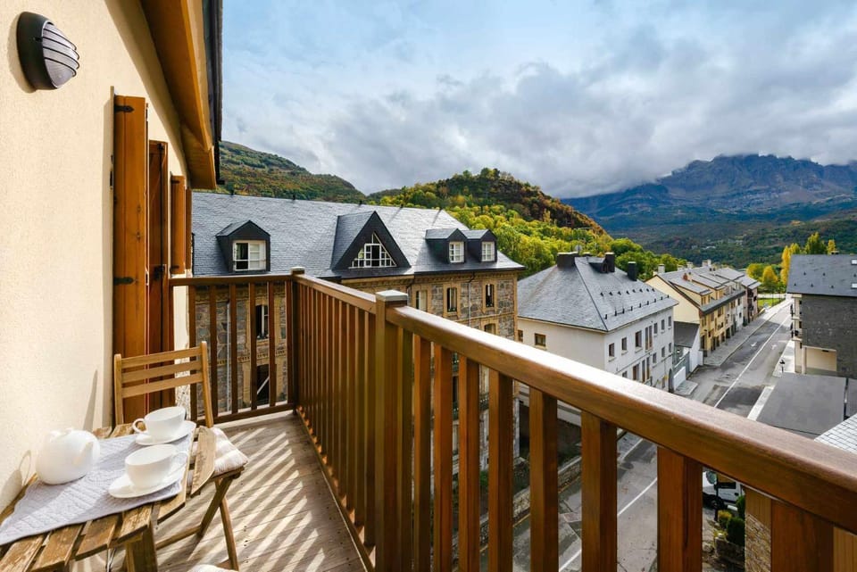 MONTELIA Ático El Ciervo de Panticosa Apartment in Panticosa