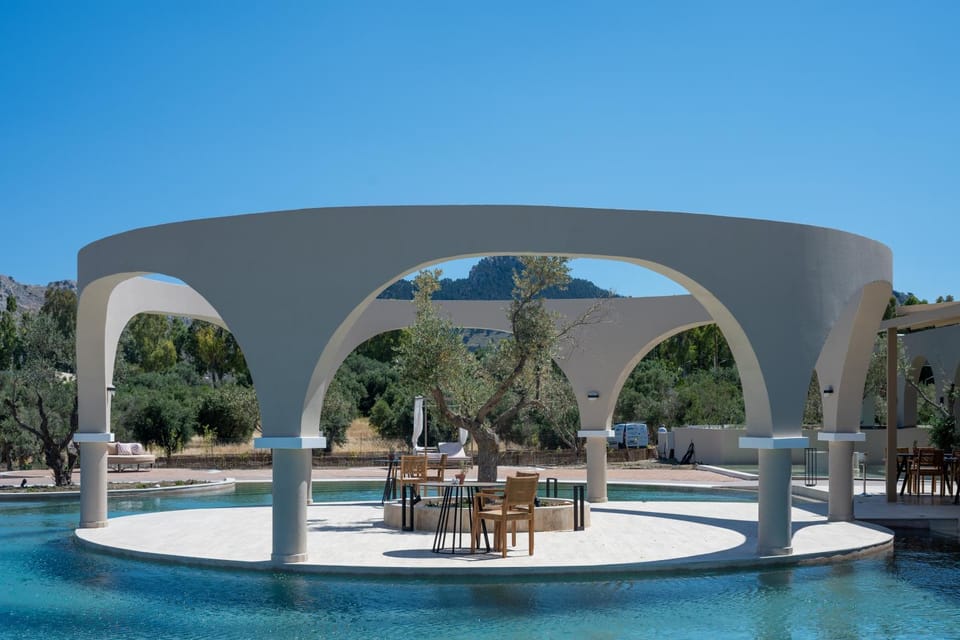 Restaurant/places to eat, Swimming pool, sunbed