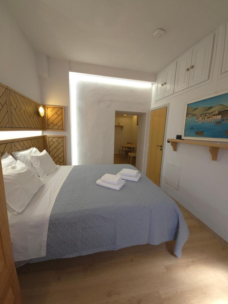 Bed, Photo of the whole room, Bedroom, towels, wardrobe