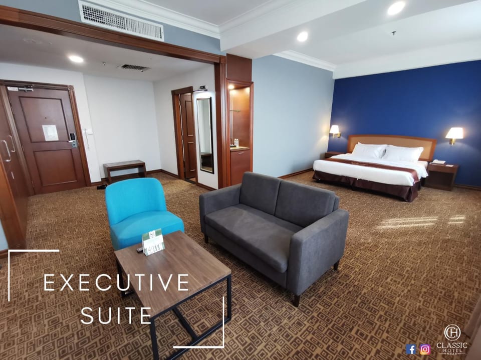 TV and multimedia, Coffee/tea facilities, Living room, Photo of the whole room, Seating area, Bedroom