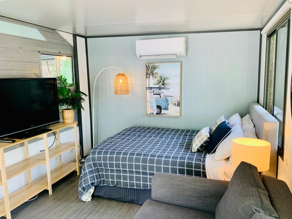 Mornington Peninsula Retro Caravans Campground/ 
RV Resort in Melbourne