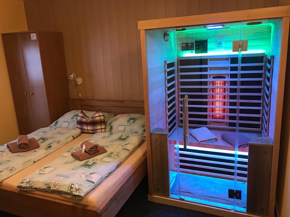 Sauna, Swimming pool