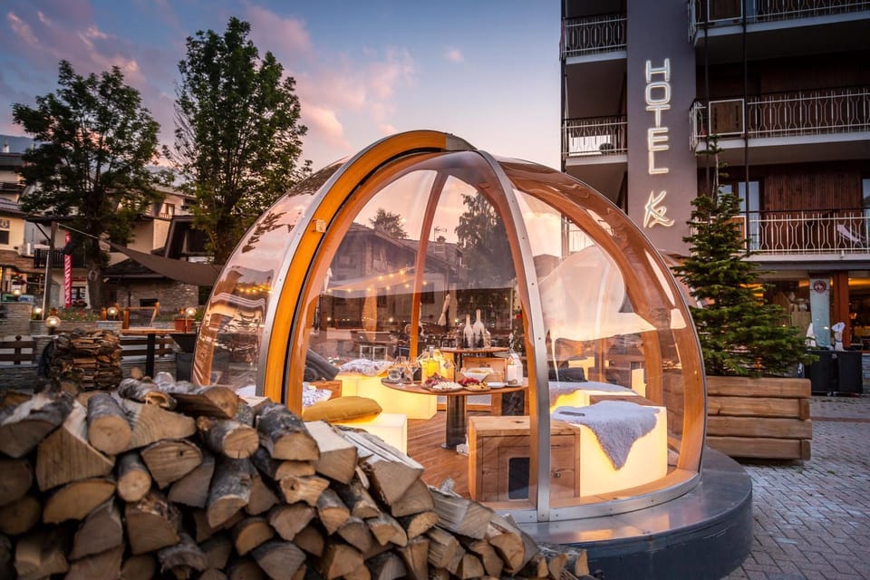 Property building, Patio, Day