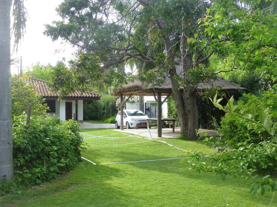 Casaquinta City Bell House in Uruguay