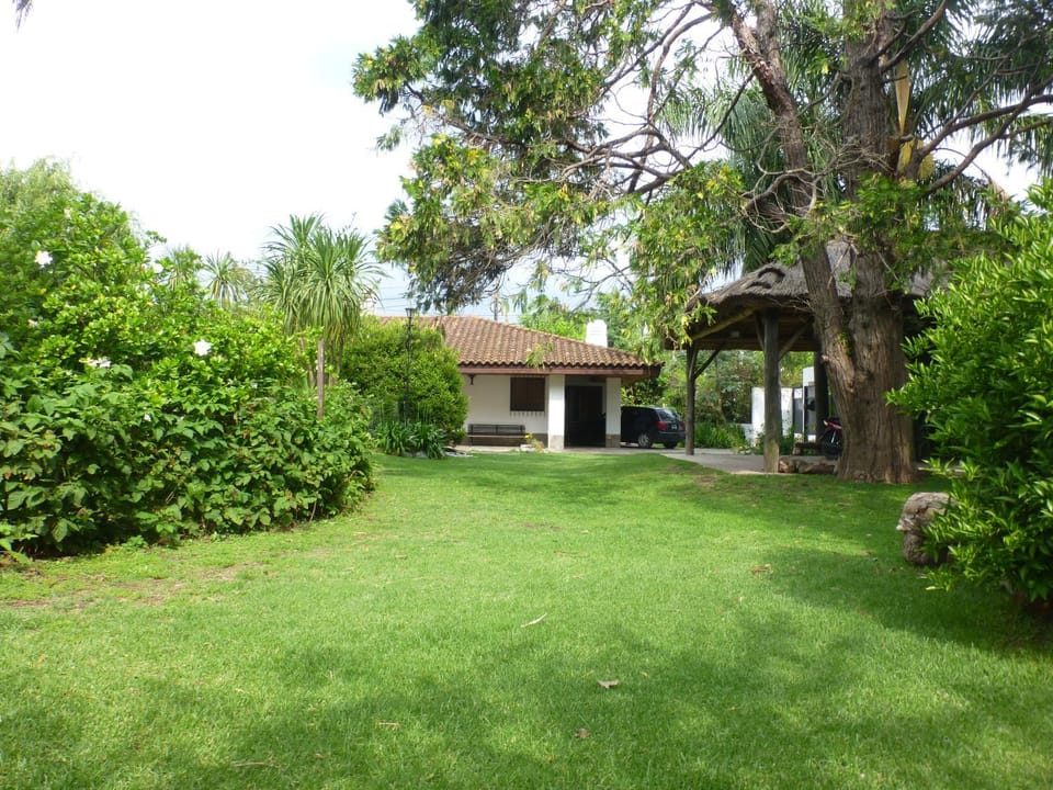 Casaquinta City Bell House in Uruguay
