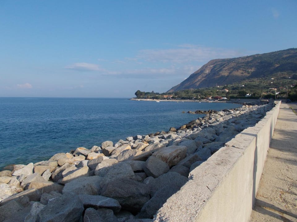 Neighbourhood, Natural landscape, Fishing, Snorkeling, Beach, Canoeing, Diving