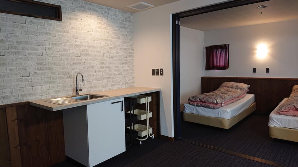 Hotel Weisser Hof Happei Hostel in Hakuba