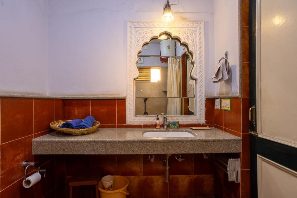 Bathroom, towels