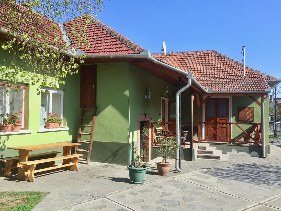 Property building, Balcony/Terrace