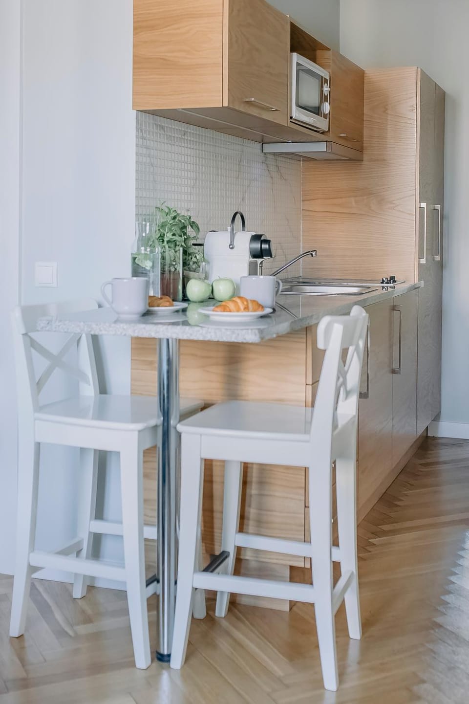 Coffee/tea facilities, Kitchen or kitchenette, Dining area, Area and facilities