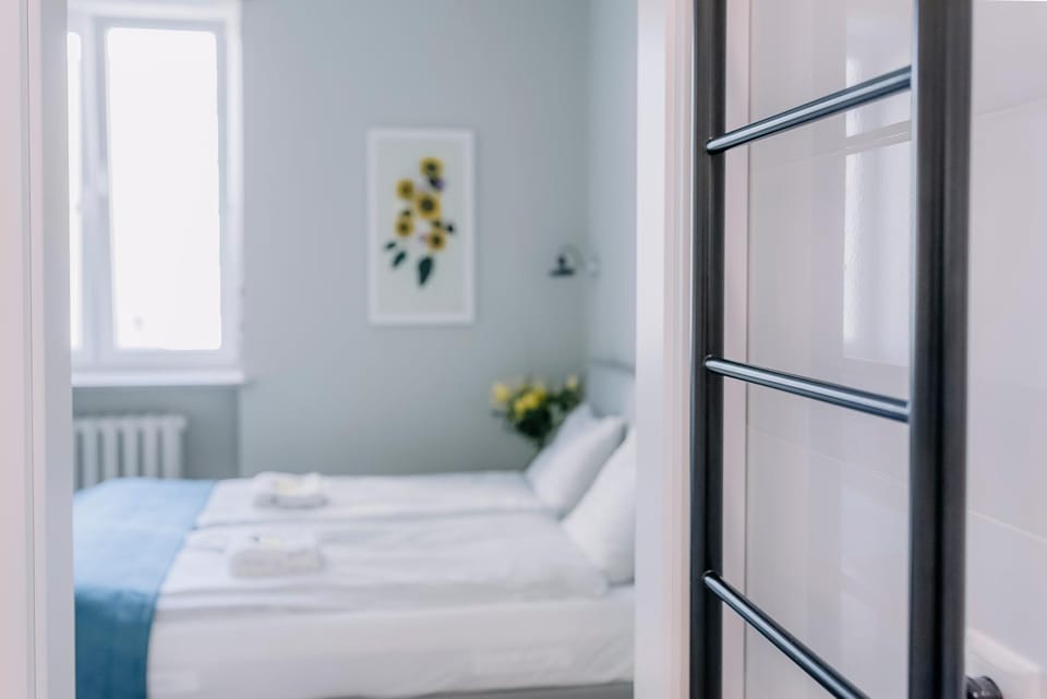 Bed, Bathroom, Photo of the whole room, Decorative detail, Bedroom