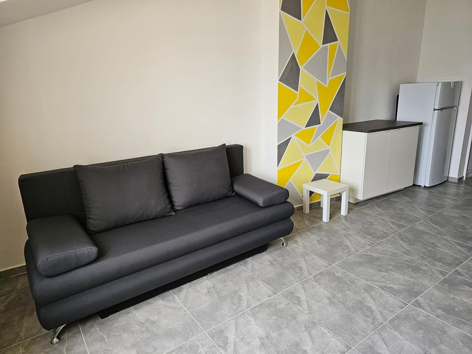 Bed, Living room
