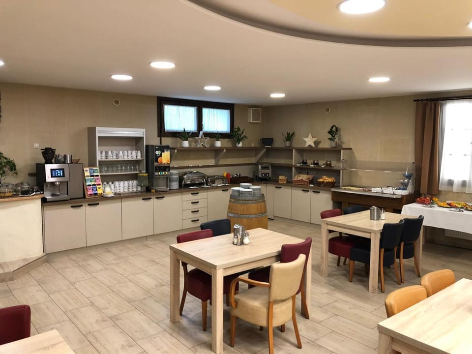 Breakfast, Buffet breakfast