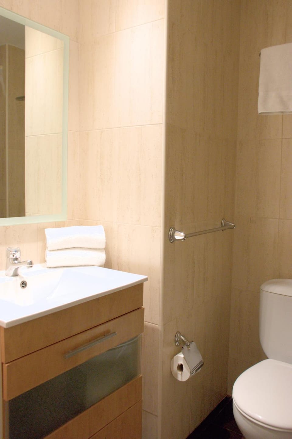Toilet, Bathroom, towels