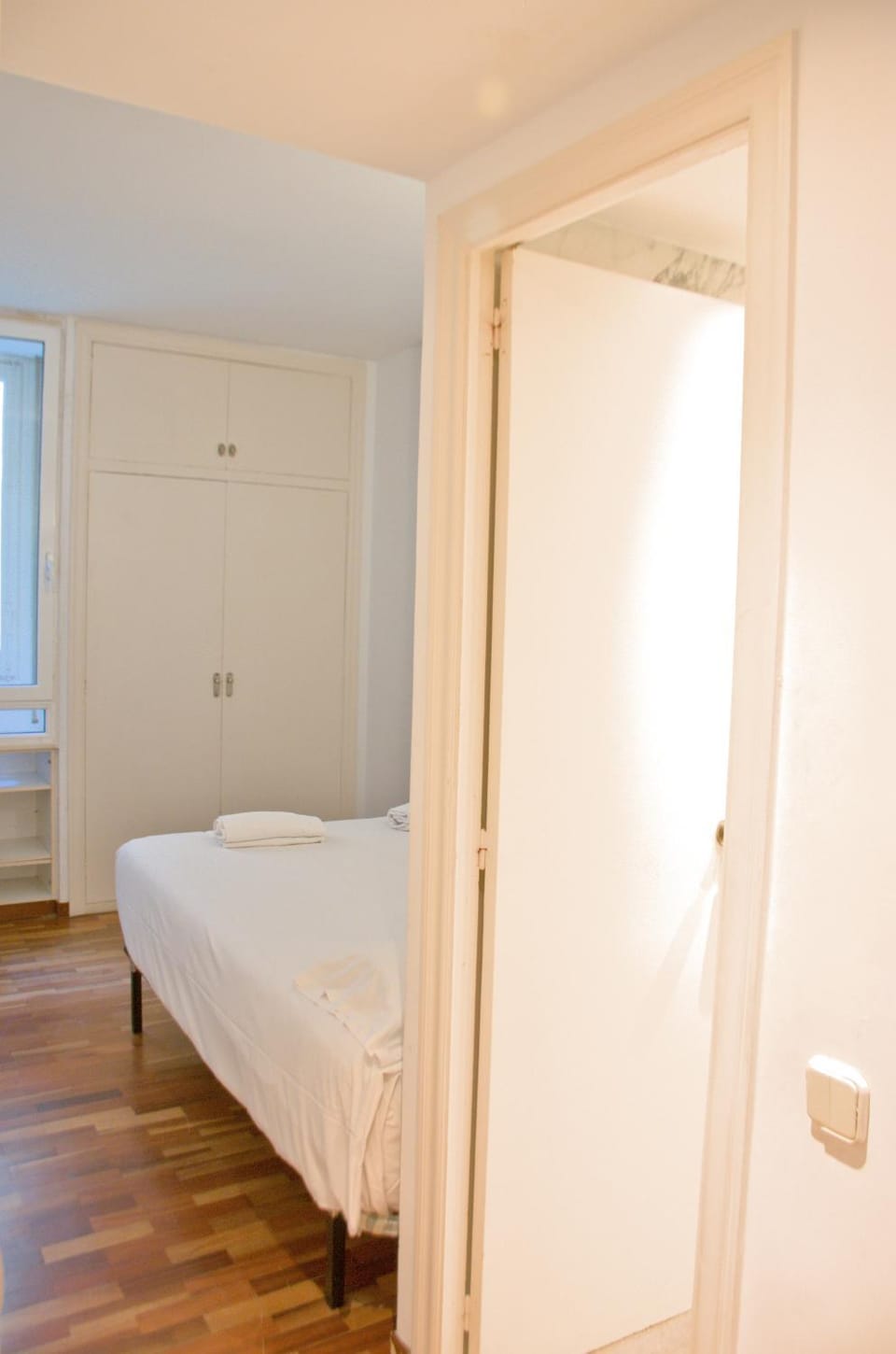 Bed, Photo of the whole room, Bedroom, wardrobe
