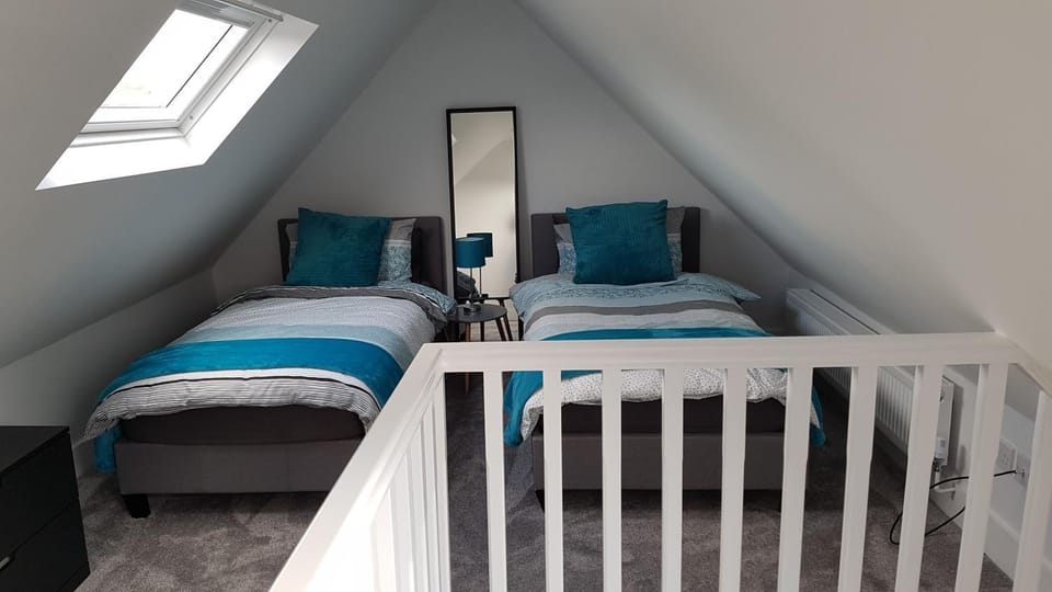 2 Serviced Apartments in Childwall-South Liverpool - Each Apartment Sleeps 6 Apartment in Liverpool