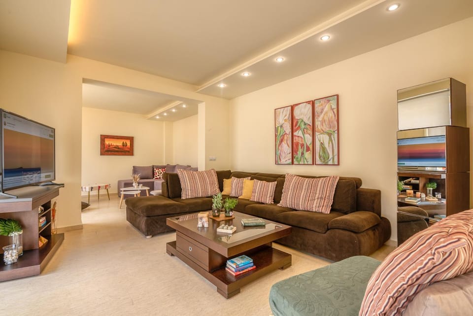 TV and multimedia, Living room, Seating area