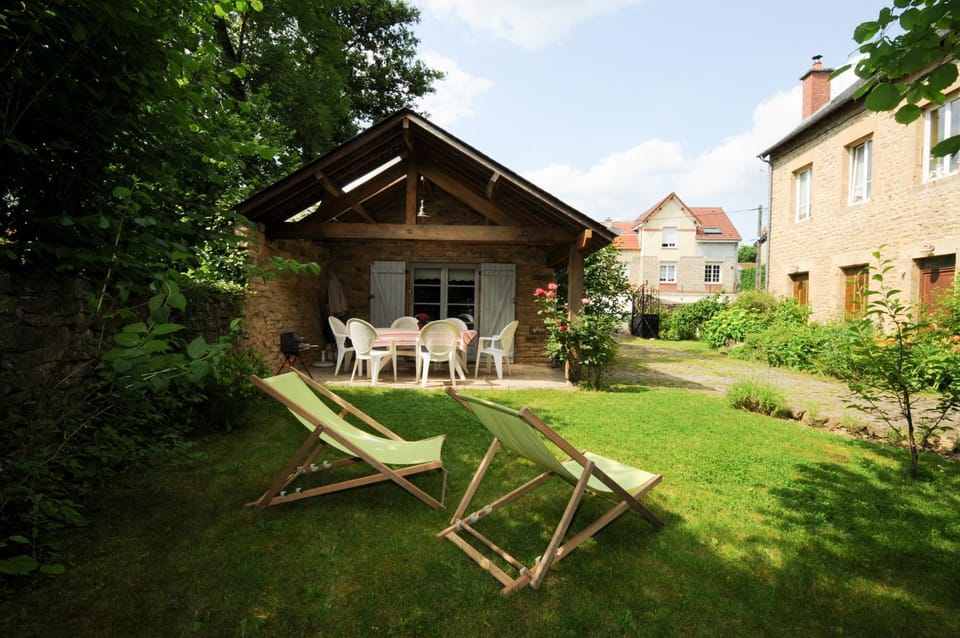 Patio, Facade/entrance, BBQ facilities, Garden, Balcony/Terrace