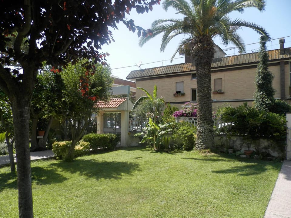 Property building, Day, Garden