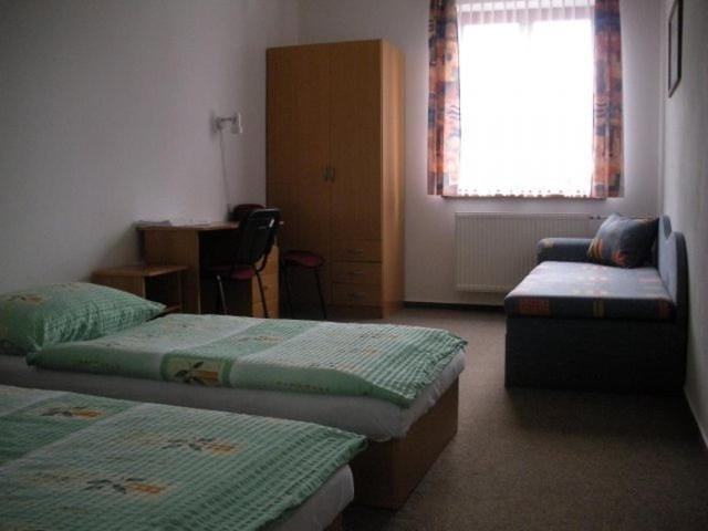 Day, Photo of the whole room