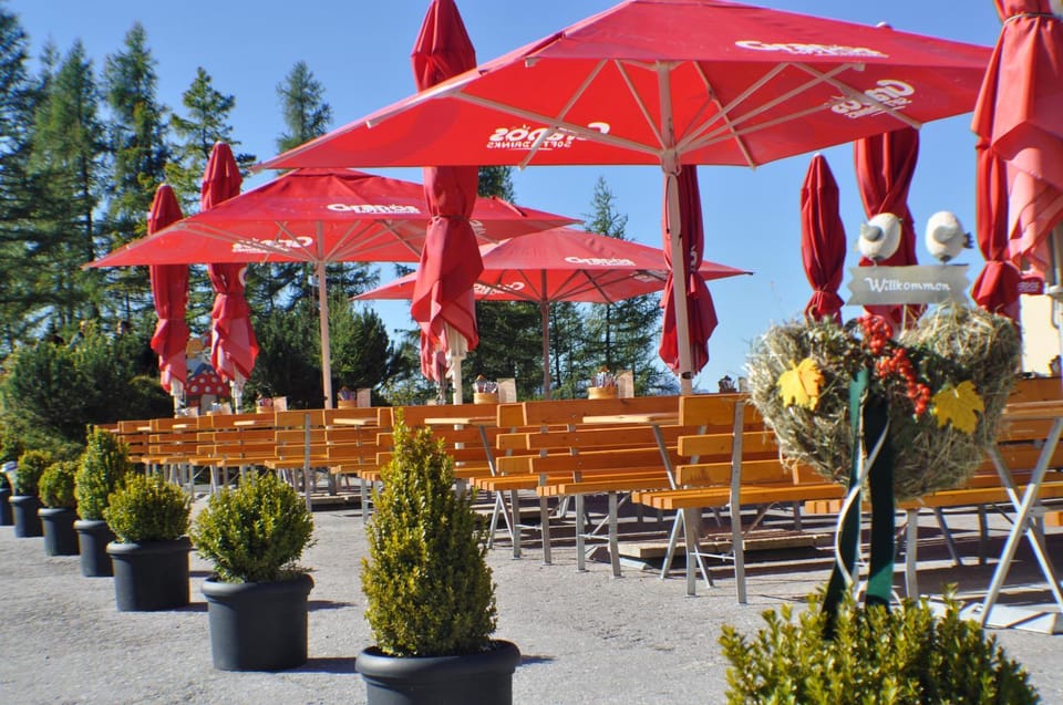Restaurant/places to eat, Spring, Summer, Autumn, Garden view, Mountain view
