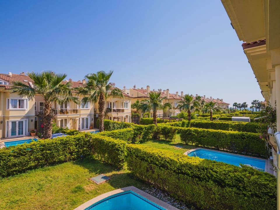 Property building, Spring, Garden, Garden view, Pool view