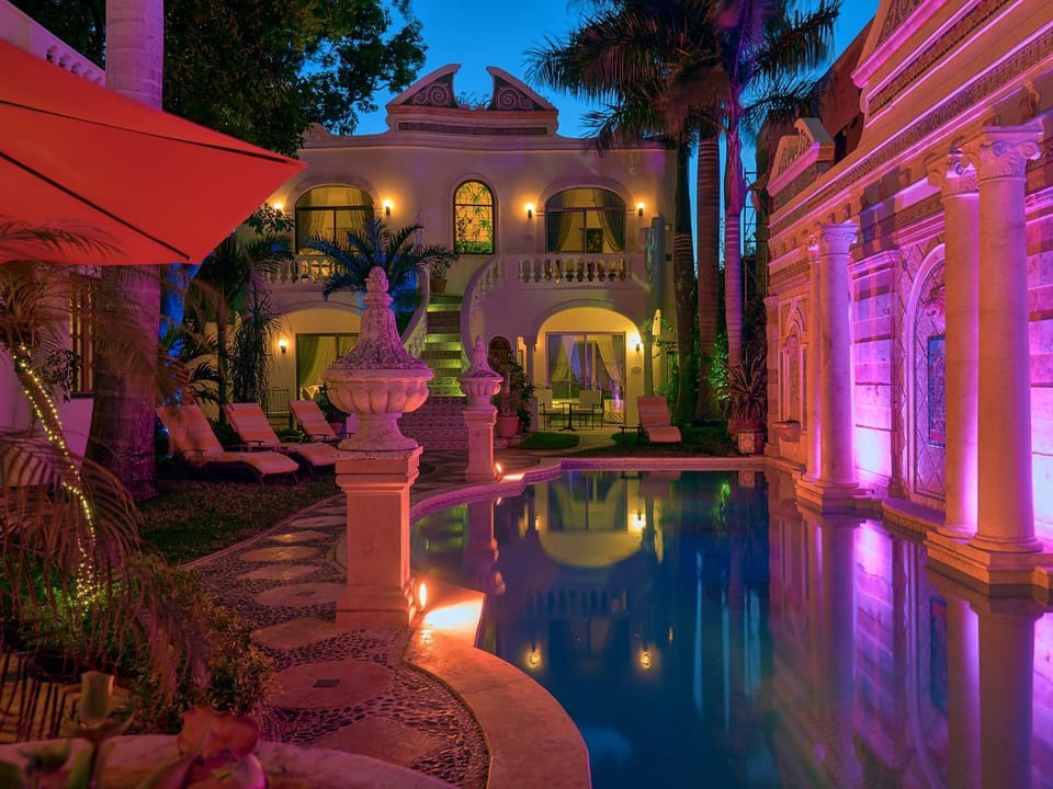 Night, Pool view