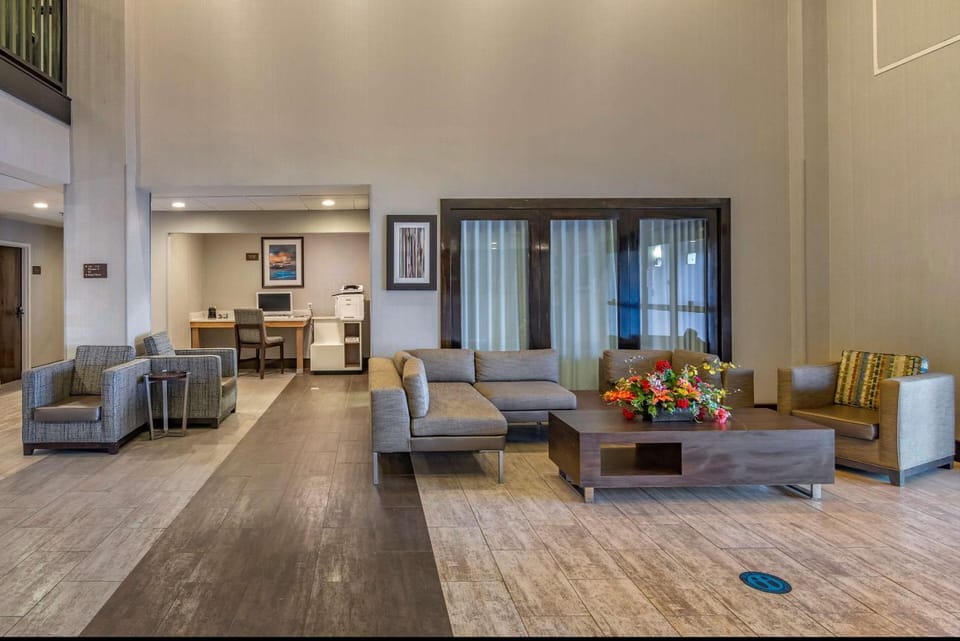 Lobby or reception, On site