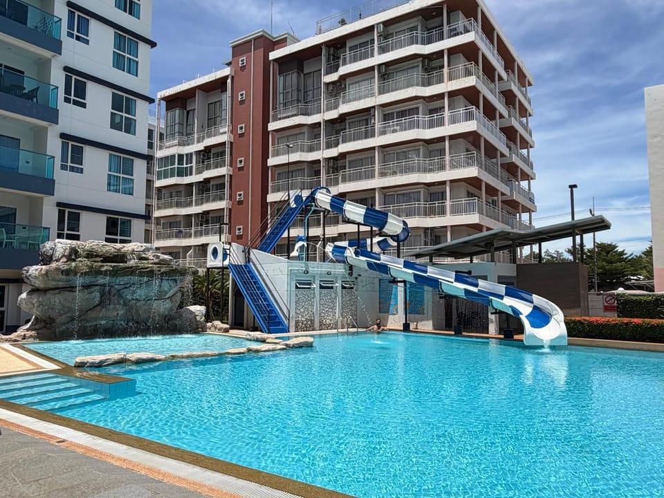 Grand Blue Condominium by Mary Apartment in Chon Buri Changwat