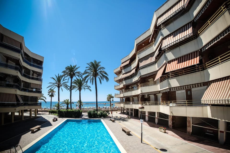 Property building, Swimming pool, Swimming pool