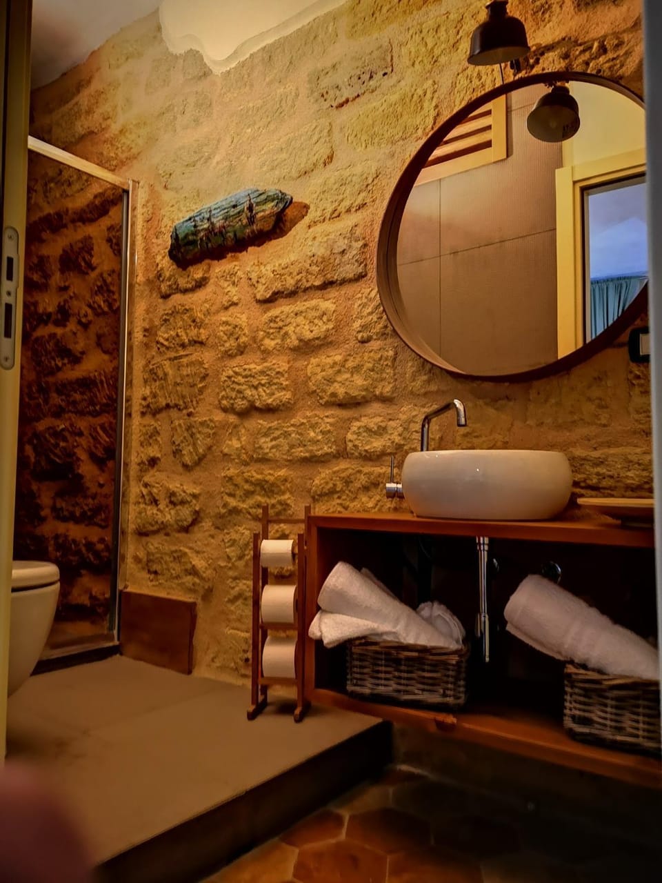 Bathroom, Decorative detail
