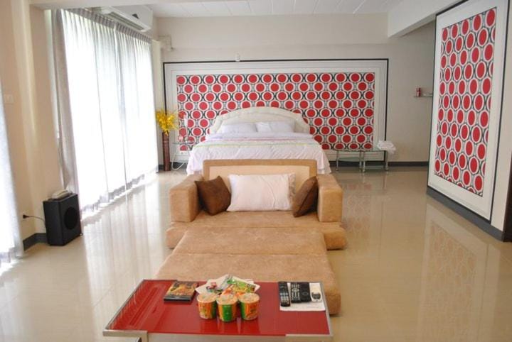 O.U.M. Hotel - โรงแรมโอยูเอ็ม Hotel in Laos