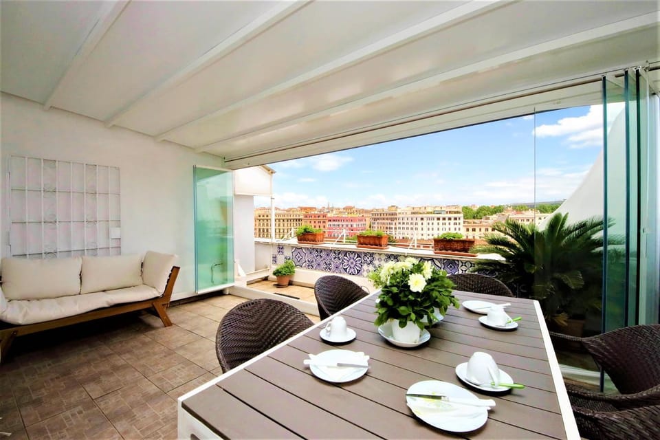 View (from property/room), Balcony/Terrace, Living room, Seating area, Dining area