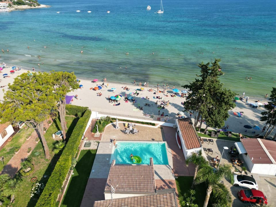 Day, People, Bird's eye view, Beach, Pool view, sunbed