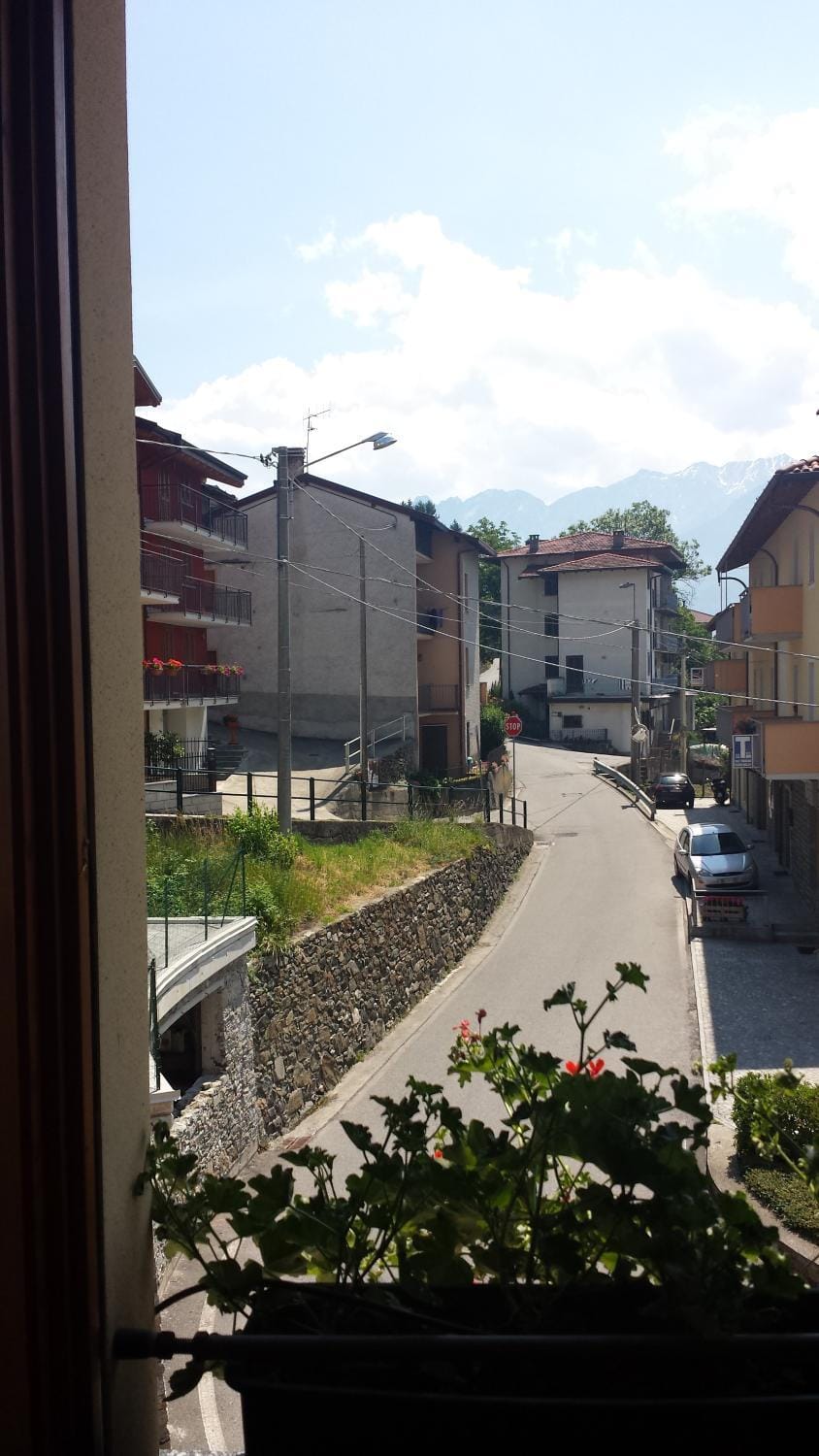 Street view, Supermarket/grocery shop
